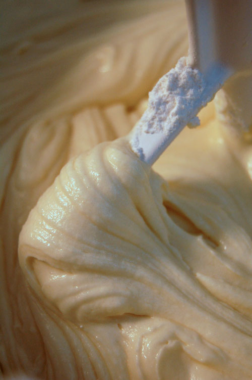  Honey Vanilla Sour Cream Cakes