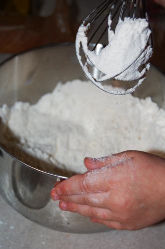  Honey Vanilla Sour Cream Cakes