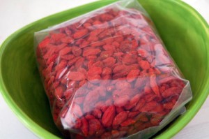 ChocolateGojiCups01 300x199 Goji Berry Chocolate Cups